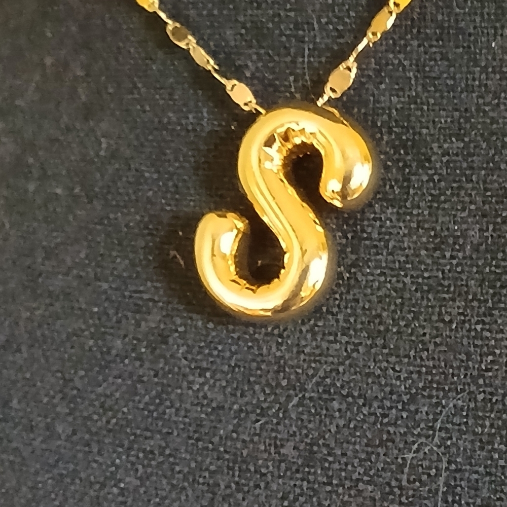 SUMMER'S COMING! "S" BUBBLE LETTER ADJUSTABLE PENDANT😲 - Picture 4 of 7
